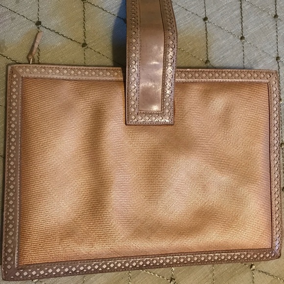 Beige clutch - Picture 8 of 9